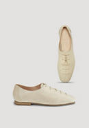 Lace-up shoe