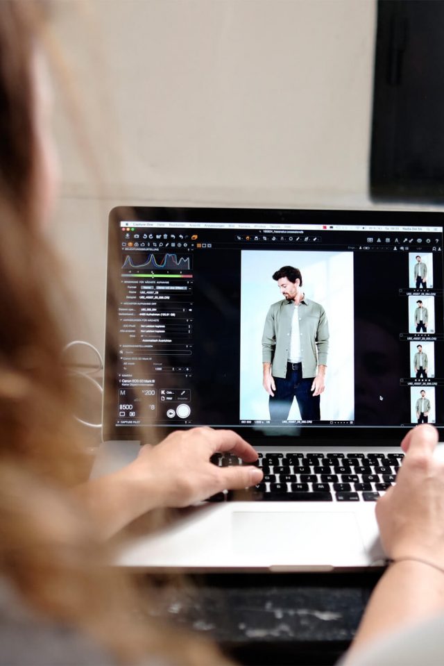 hessnatur-making-of-sommer-herrenkollektion-fotoshooting-studio-agave-jacke-gruen