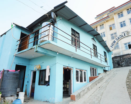 hessnatur-new-sadle-erdbeben-nepal-wiederaufbau-neues-haus Wiederaufbau der Häuser nach dem Erdbeben in Nepal